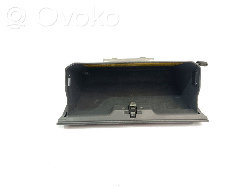 Guantera   MB652136