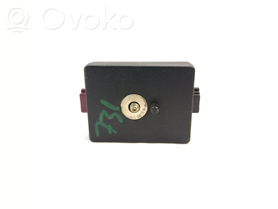 BMW 3 E90 E91 Antenos stiprintuvas 