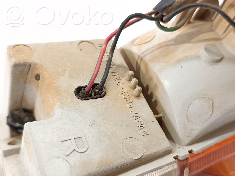 Mitsubishi Montero Headlight/headlamp 