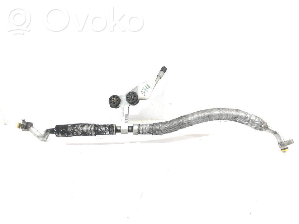 Ilmastointilaitteen putki (A/C)   6911946