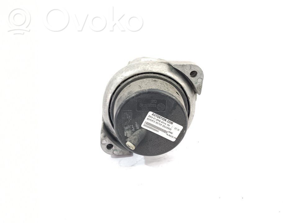 Engine mount bracket   677374203
