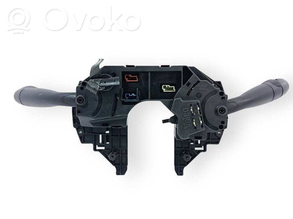 Multifunctional control switch/knob   96627924XT