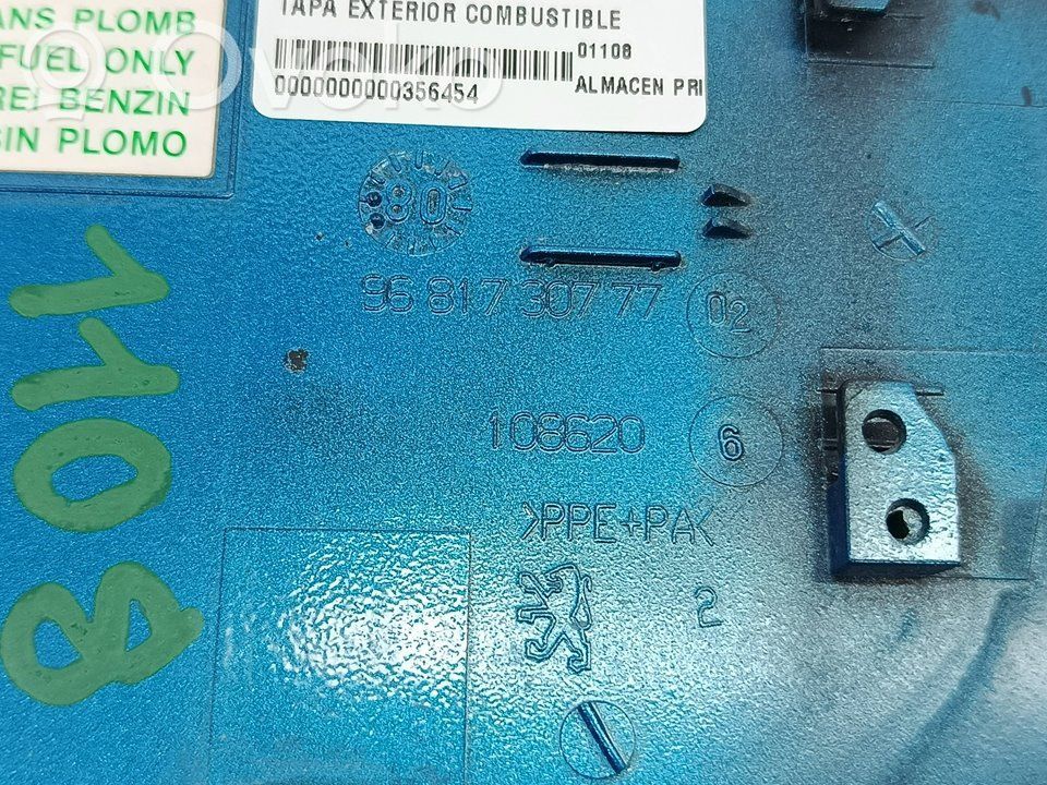 Peugeot 207 Korek wlewu paliwa 