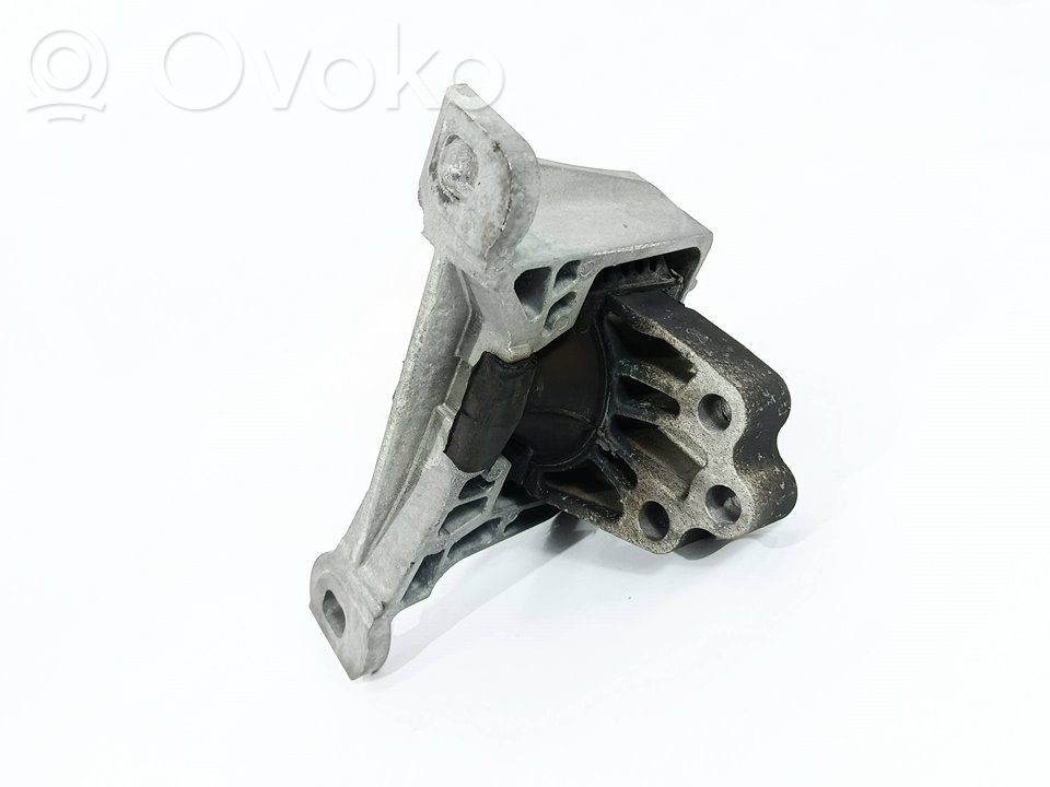 Ford Focus Engine mount bracket 