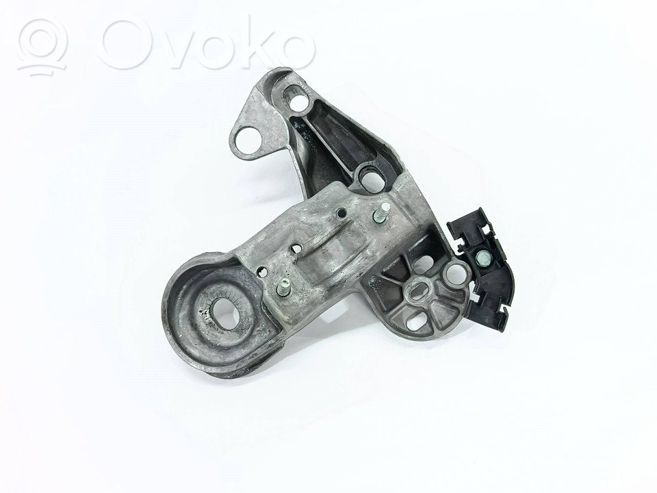 Engine mount bracket   4B0199352B