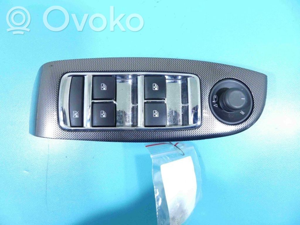 Chevrolet Malibu Electric window control switch 