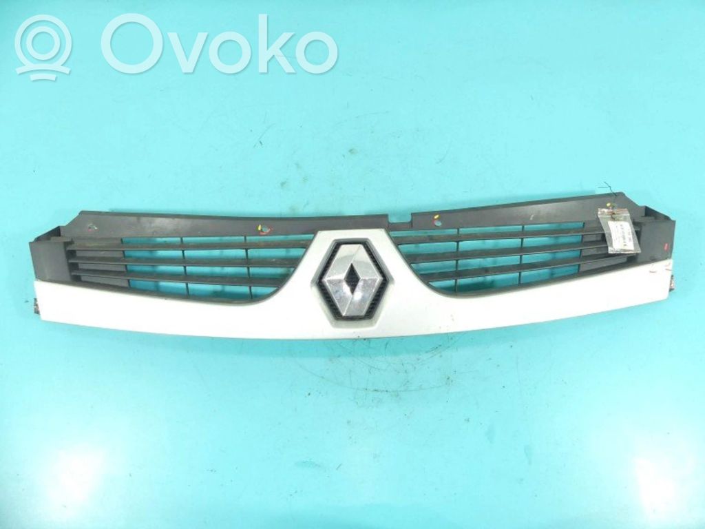 Renault Master II Front bumper upper radiator grill 