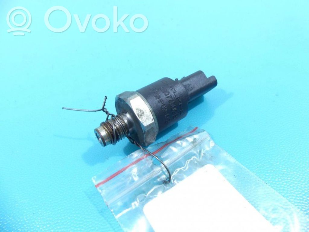 Nissan Almera N16 Sensor de presión de combustible 