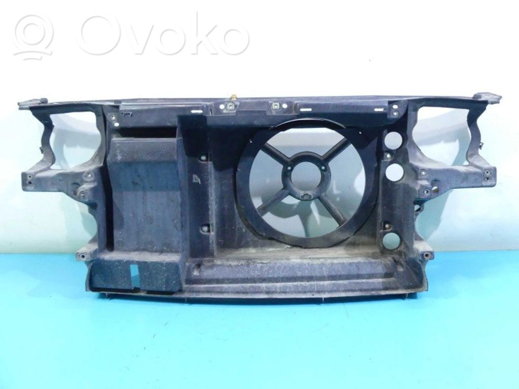 Volkswagen Golf III Radiatorių panelė 