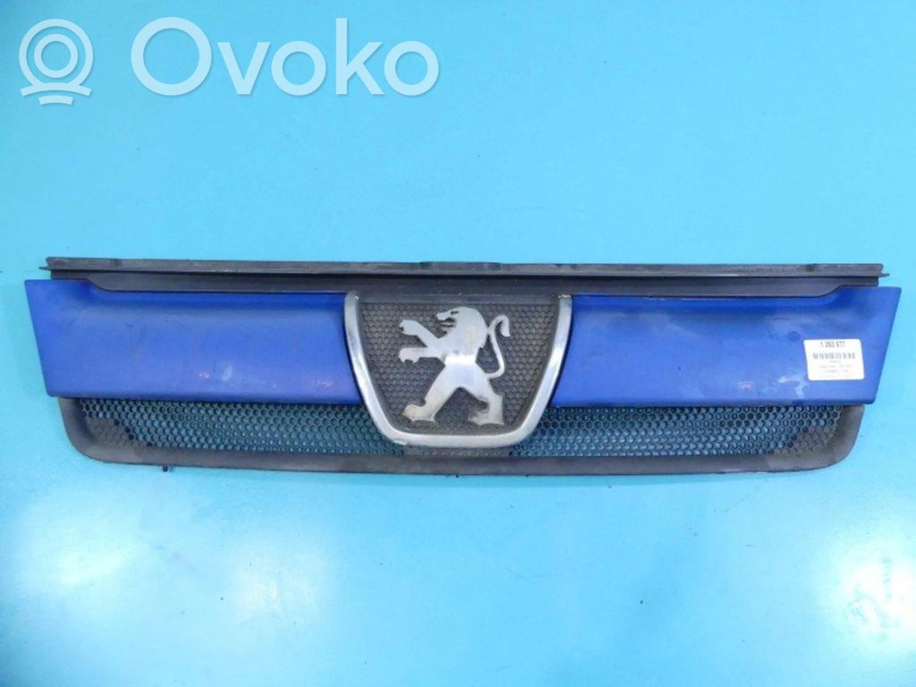 Peugeot Boxer Front bumper upper radiator grill 