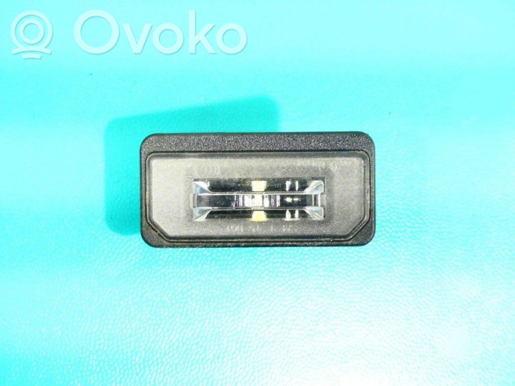 Tesla Model S Numerio apšvietimas 