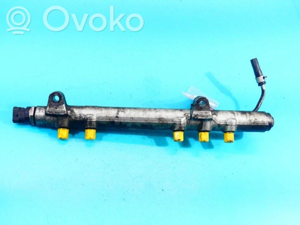 Nissan Atleon Listwa wtryskowa 