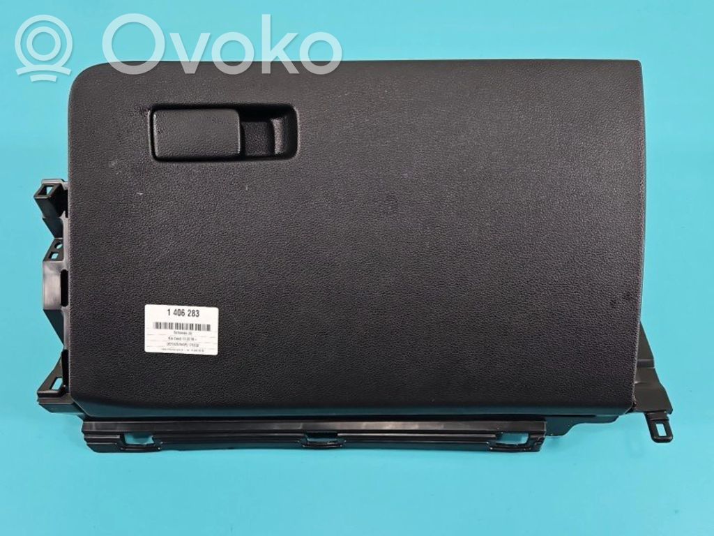 KIA Ceed Glove box 