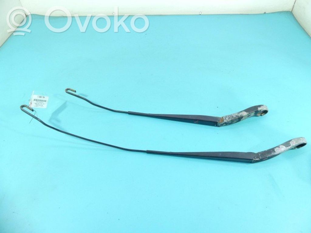 Peugeot Expert Front wiper blade arm 