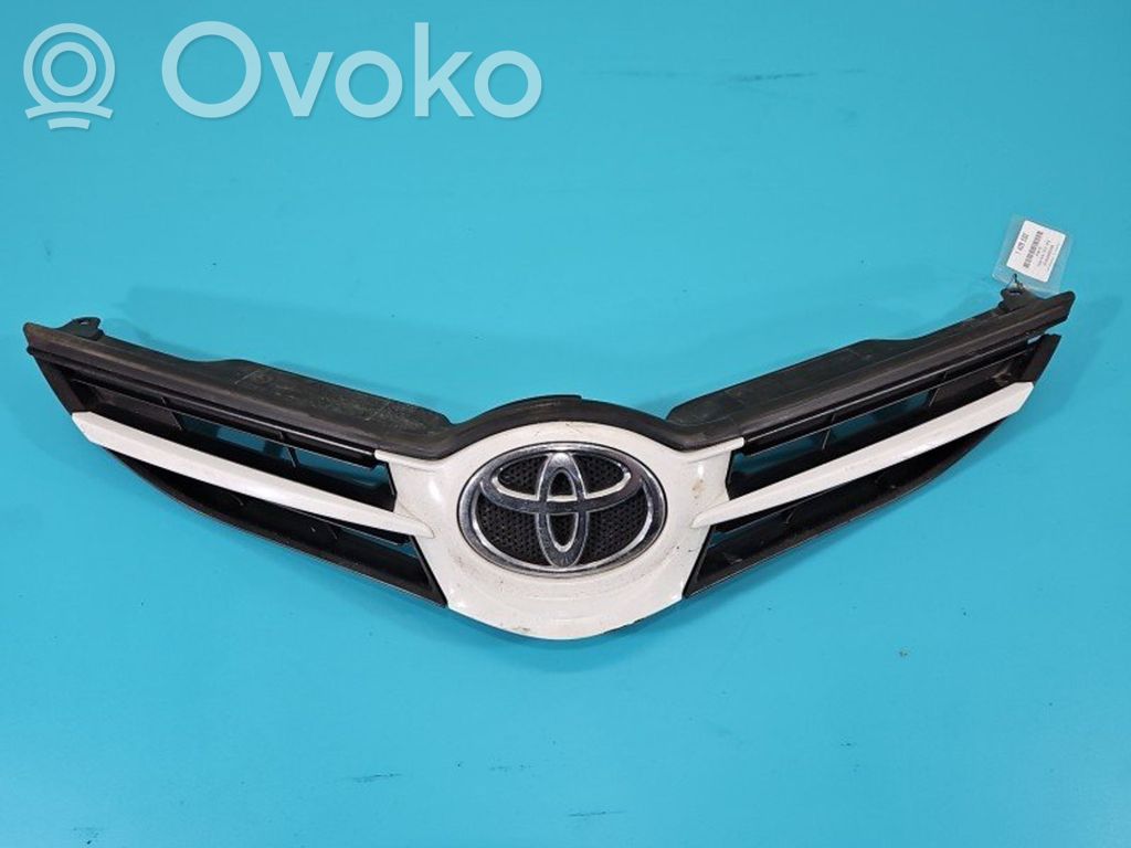 Toyota Auris E180 Griglia superiore del radiatore paraurti anteriore