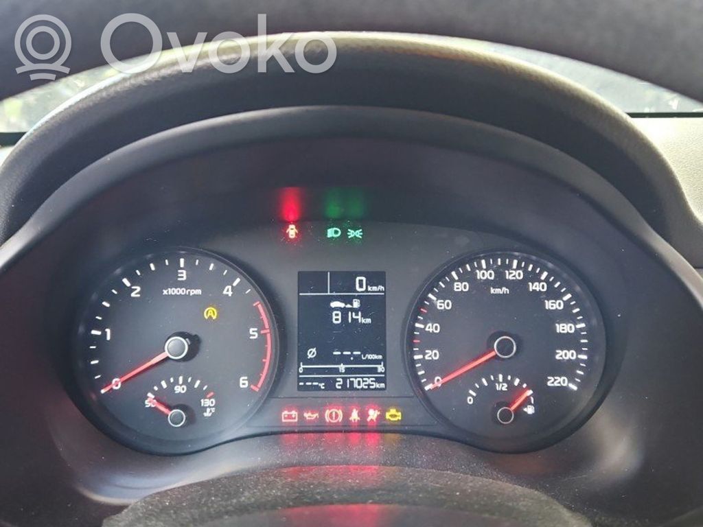 KIA Rio Geschwindigkeitsmesser Cockpit 