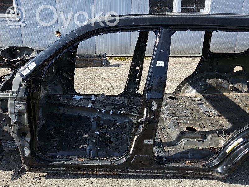 Toyota Land Cruiser (J200) Lato della carrozzeria