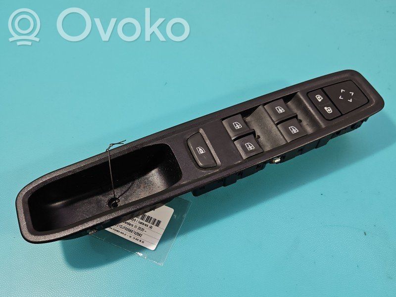 Dacia Sandero III Electric window control switch 