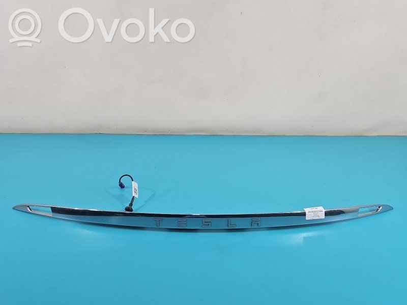 Tesla Model S Trunk door license plate light bar 
