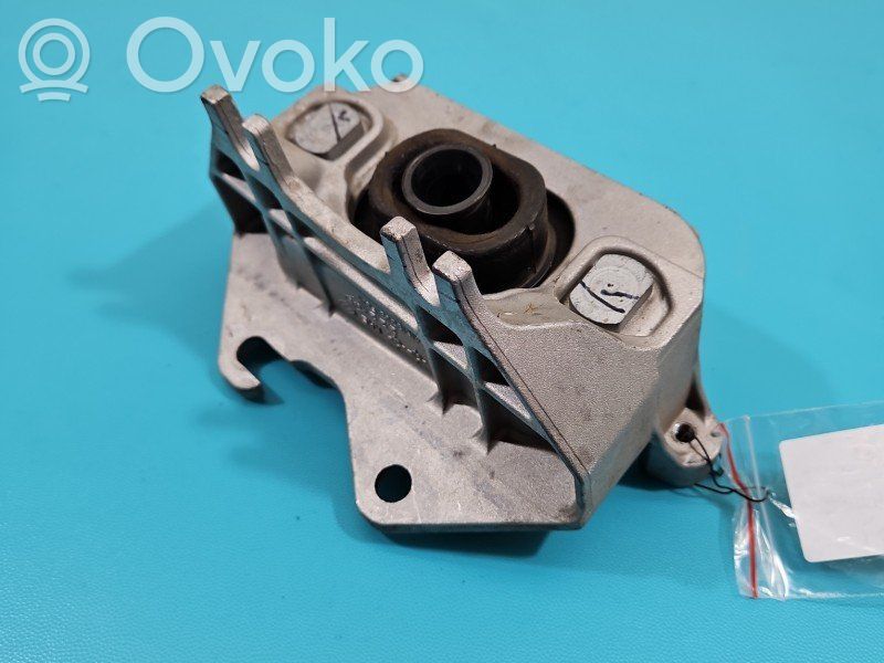 Dacia Sandero III Gearbox mounting bracket 