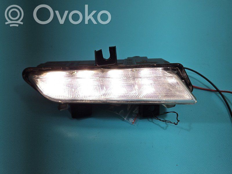 Renault Clio IV Faro diurno con luce led