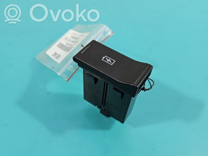 Mitsubishi Outlander Enchufe conector USB 