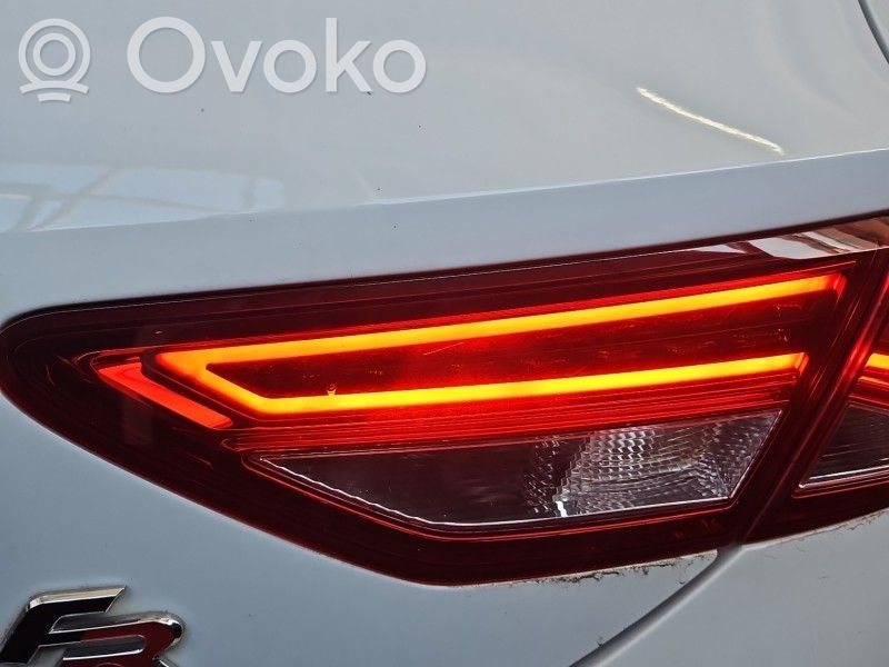 Seat Leon (5F) Galinis žibintas kėbule 