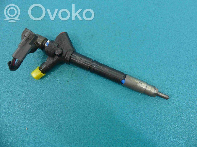 Toyota Avensis T250 Wtryskiwacz paliwa 