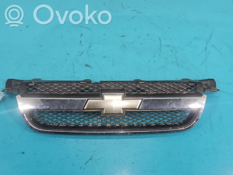 Chevrolet Aveo Etupuskurin ylempi jäähdytinsäleikkö 