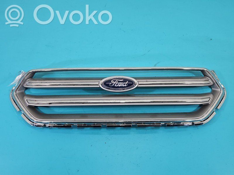 Ford Kuga II Etupuskurin ylempi jäähdytinsäleikkö 