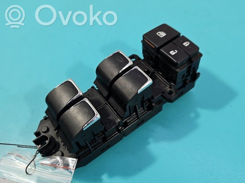 Lexus NX Electric window control switch 