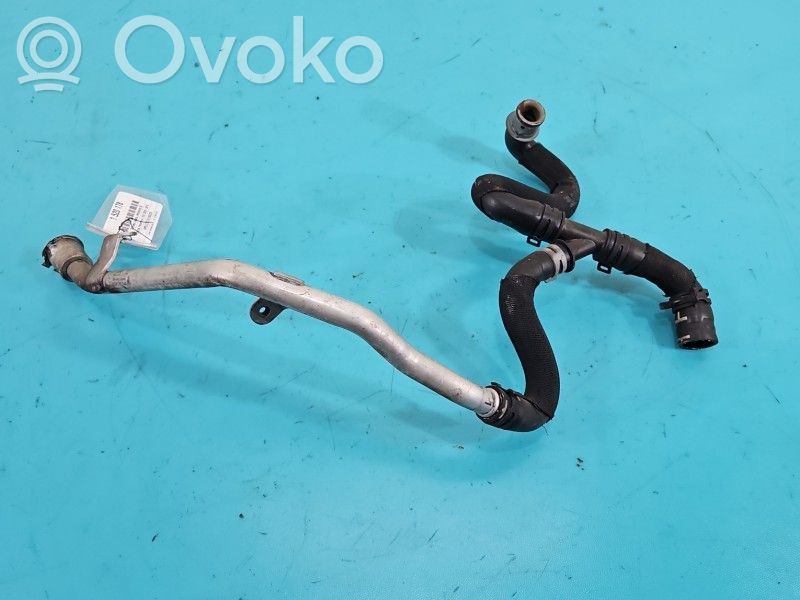 Porsche Panamera (970) Tubo flessibile del liquido di raffreddamento del motore