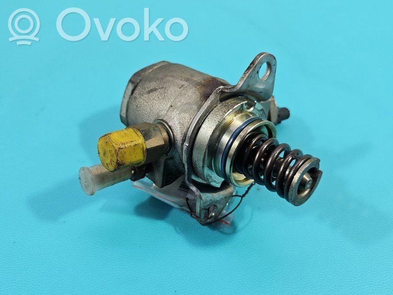 Volkswagen Jetta VI Bomba interna de combustible 