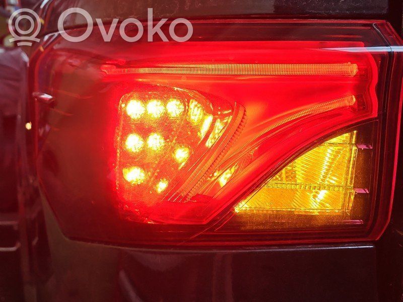 Toyota Avensis T270 Lampă spate în caroserie 