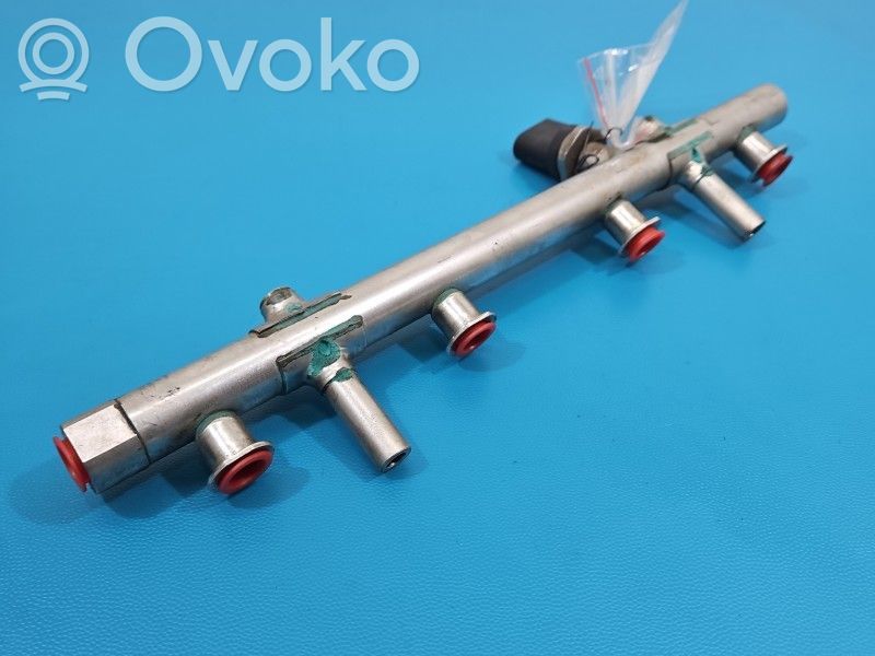Audi A4 S4 B9 8W Rampă alimentare injectoare 