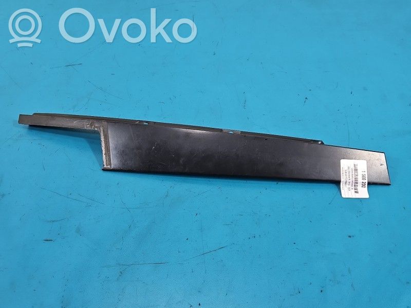 Jeep Cherokee KL Etuoven lista (muoto)