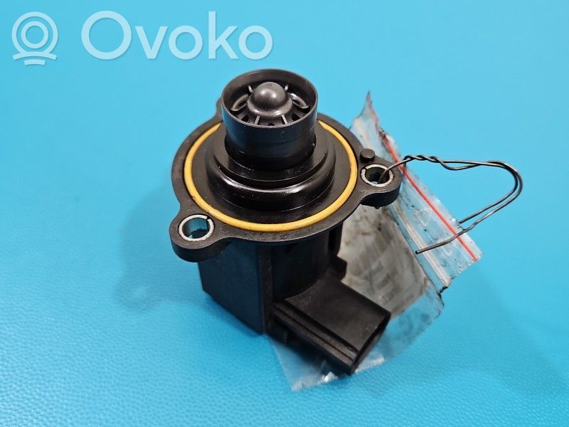 Volkswagen PASSAT B7 Solenoid supapă turbosuflantă 