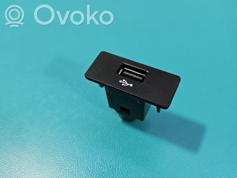 Skoda Superb B8 (3V) Enchufe conector USB 