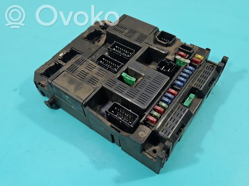 Peugeot 307 Korin keskiosan ohjainlaite 