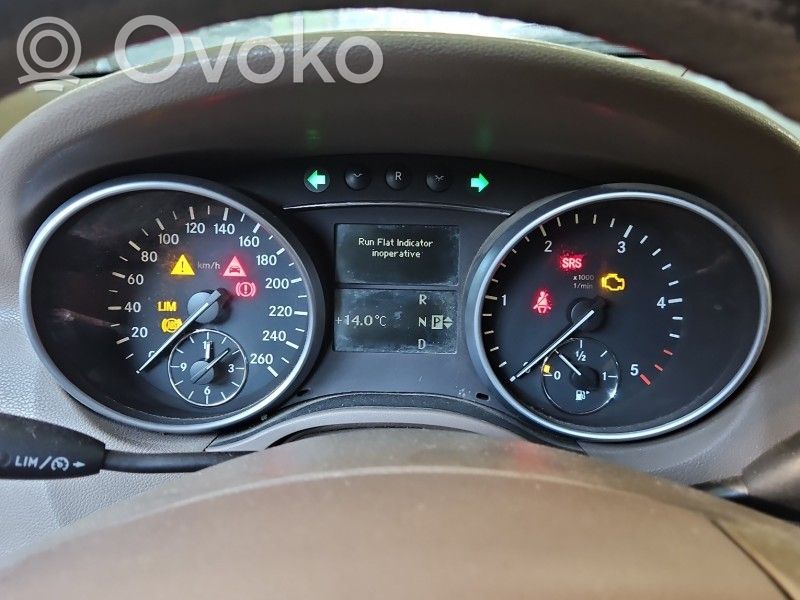 Mercedes-Benz ML W164 Vitezometru (grup de instrumente) 