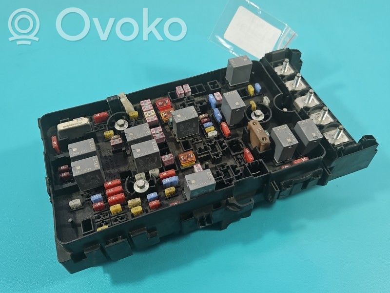 Jeep Cherokee KL Juego de caja de fusibles 