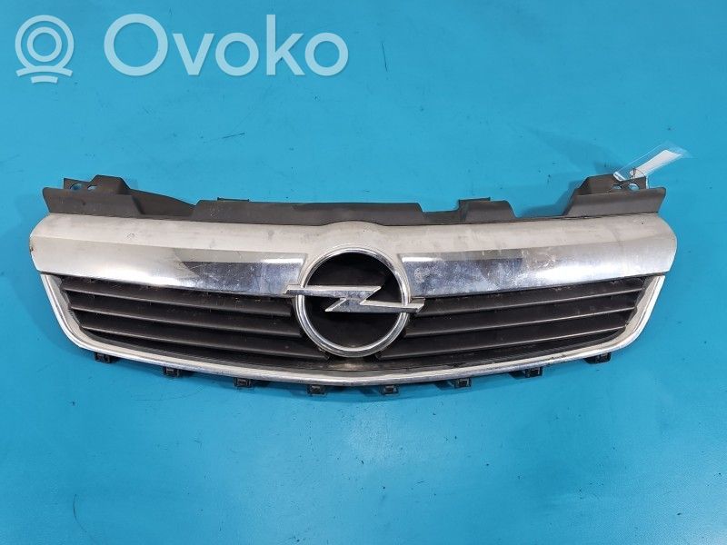 Opel Zafira B Front bumper upper radiator grill 