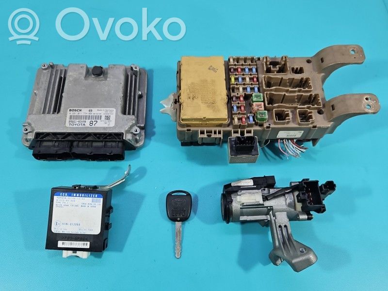 Toyota Corolla E120 E130 Engine control unit/module ECU 
