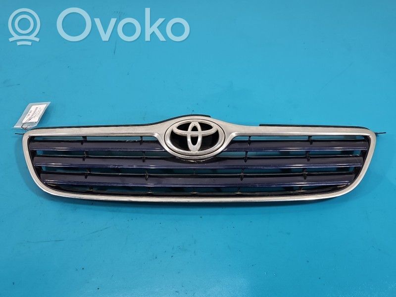 Toyota Corolla E120 E130 Etupuskurin ylempi jäähdytinsäleikkö 