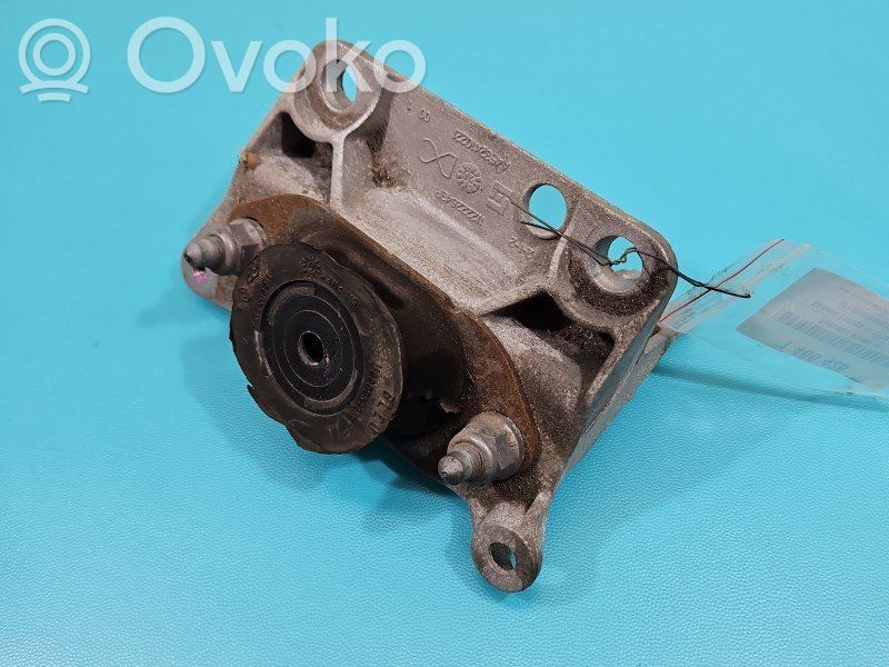 Renault Twingo III Engine mount vacuum valve 