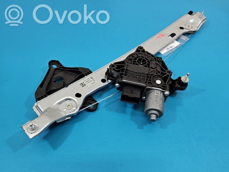 Elektryczny podnośnik szyby drzwi tylnych   827213136R,IMPRK1569667