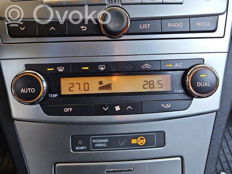 Toyota Avensis T270 Panel klimatyzacji / Ogrzewania 