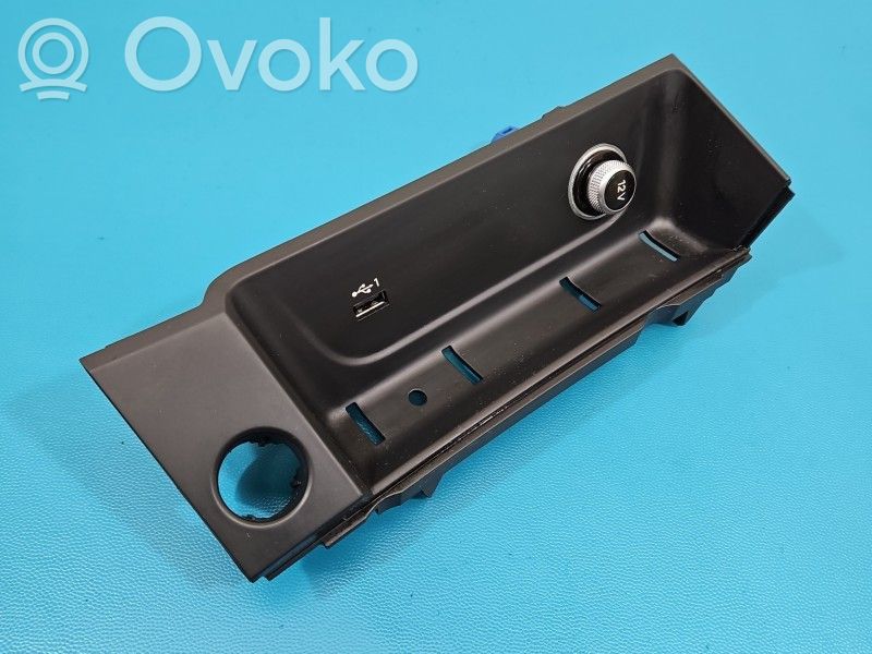 Audi A4 S4 B9 8W USB socket connector 