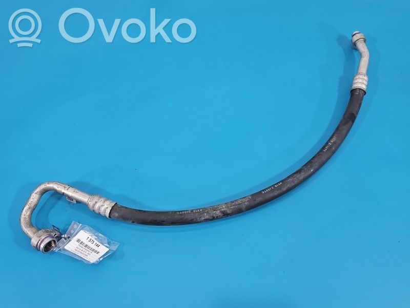 Audi A4 S4 B9 8W Ilmastointilaitteen putki (A/C) 