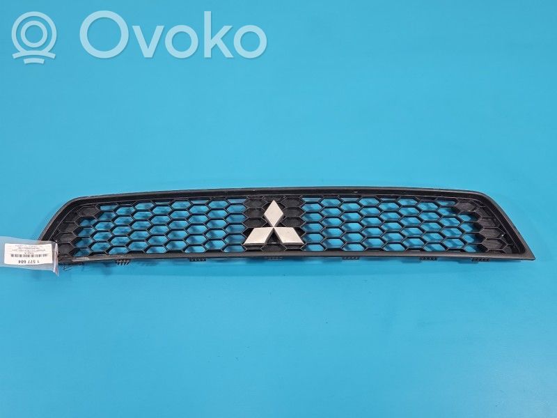 Mitsubishi Colt CZ3 Etupuskurin ylempi jäähdytinsäleikkö 